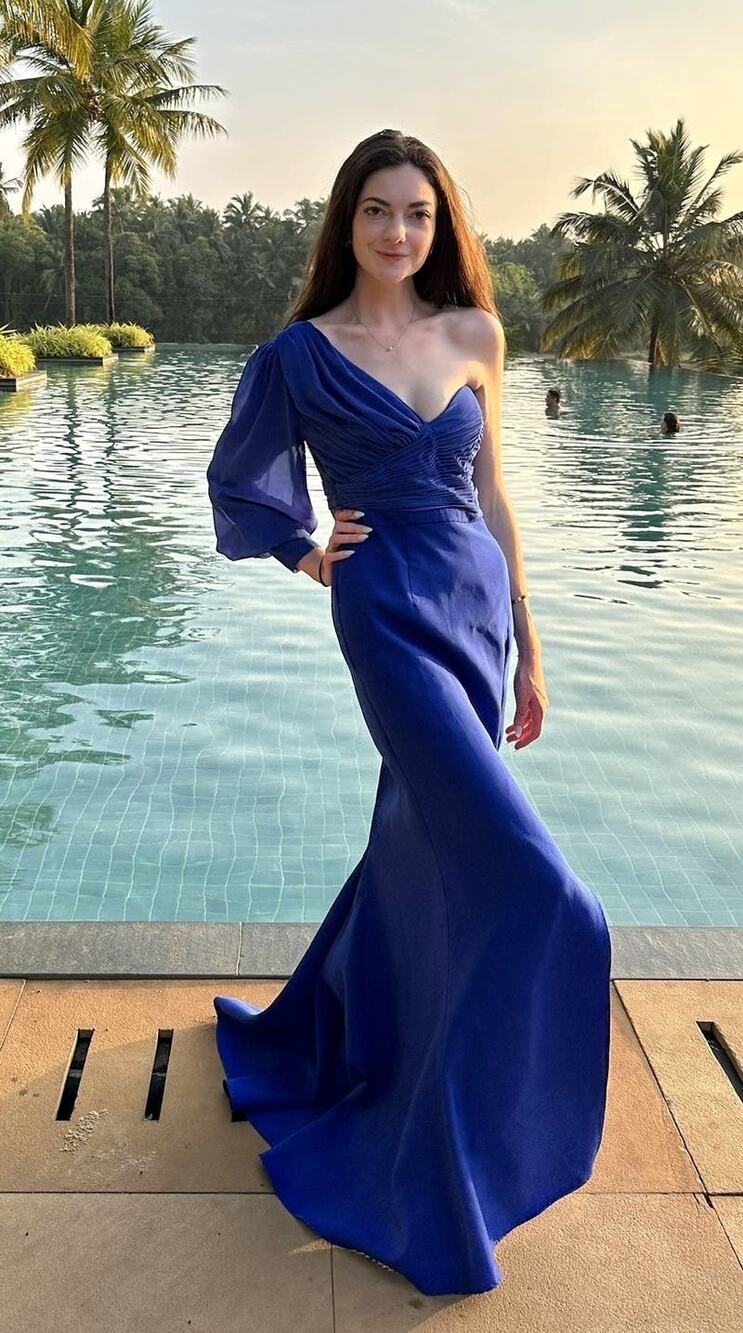 ELLE ZEITOUNE Royal Blue One Shoulder Puffed Sleeve Charles Side Slit Gown L